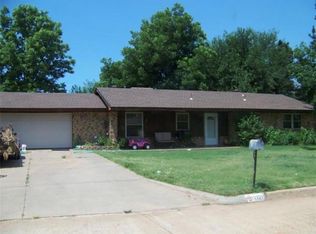 1321 N Adams St, Weatherford, OK 73096