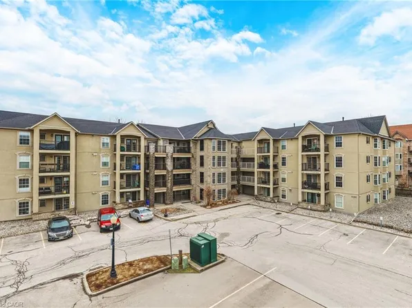 1451 Walkers Line #313, Burlington, ON L7M 4P1