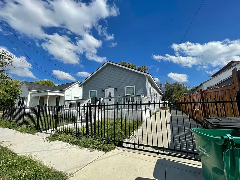 404 S Olive St — Photo 13