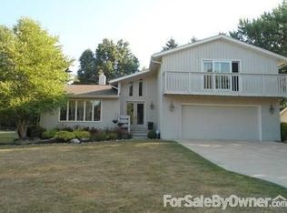 32935 Rockford Dr, Solon, OH 44139
