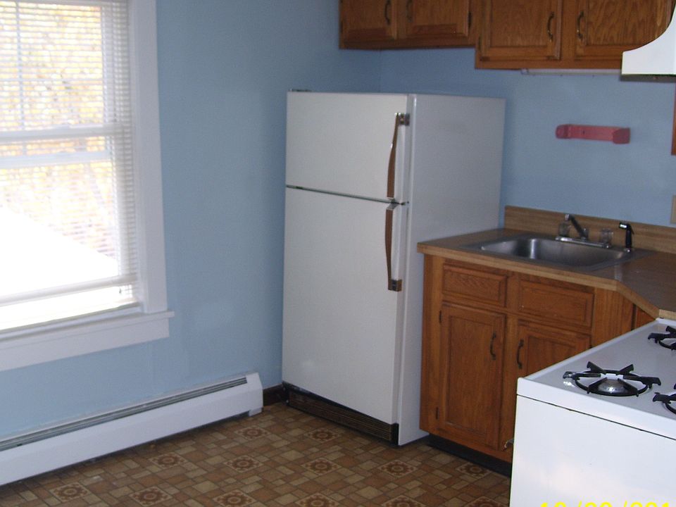 2nd image of 234 E Main St #C