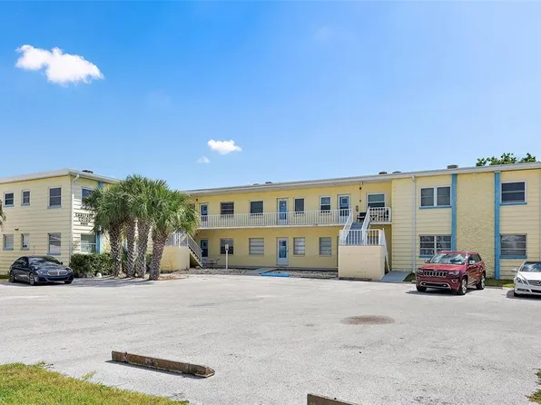 9895 1st St E APT 9, Treasure Island, FL 33706