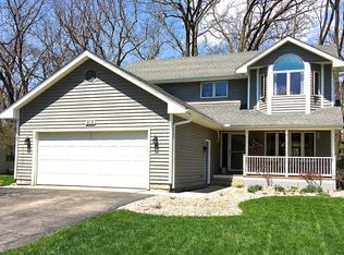 512 Wiswell Dr, Williams Bay, WI