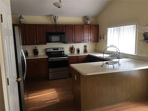 3rd image of 6207 Greenwich Dr