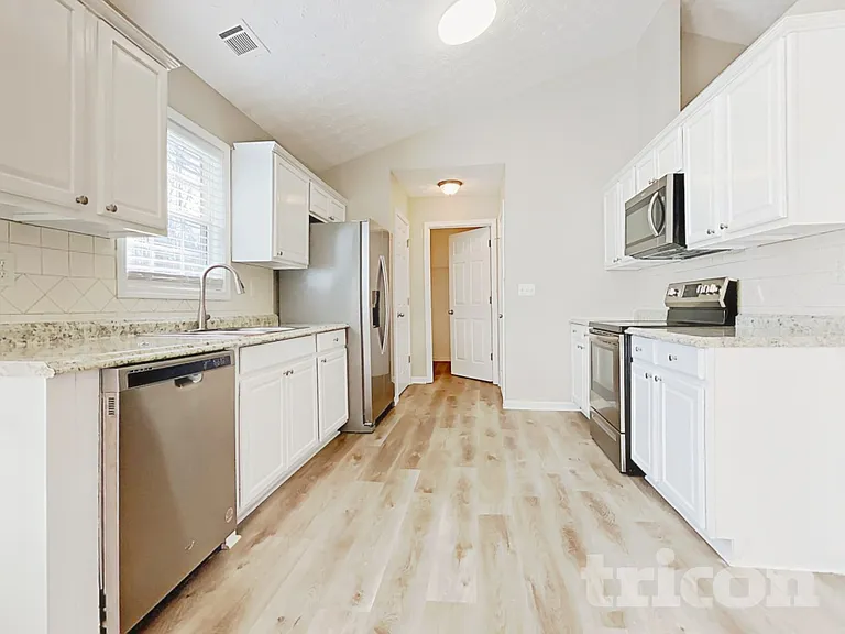 1410 Ericas Pointe Dr — Photo 5