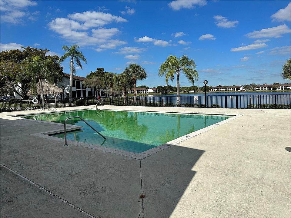 1st image of 215 Lake Pointe Dr APT 204