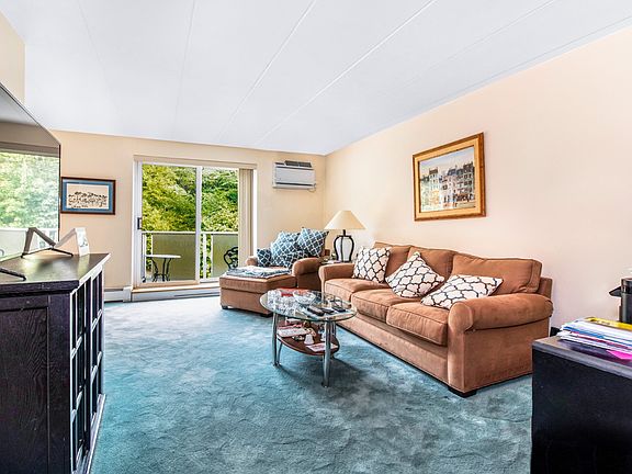 4th image of 372 Central Park Ave APT 4N
