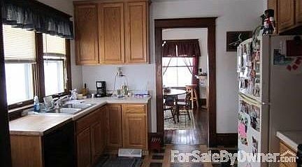 Kitchen
						:
						Kitchen has oak cubbards, built in dishwasher, Also a large pantry.

