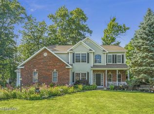 32 Praise Ln, Glenville, NY 12302