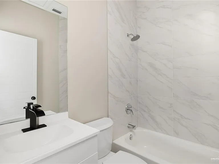 5701 Notre Dame Ave #4 — Photo 9