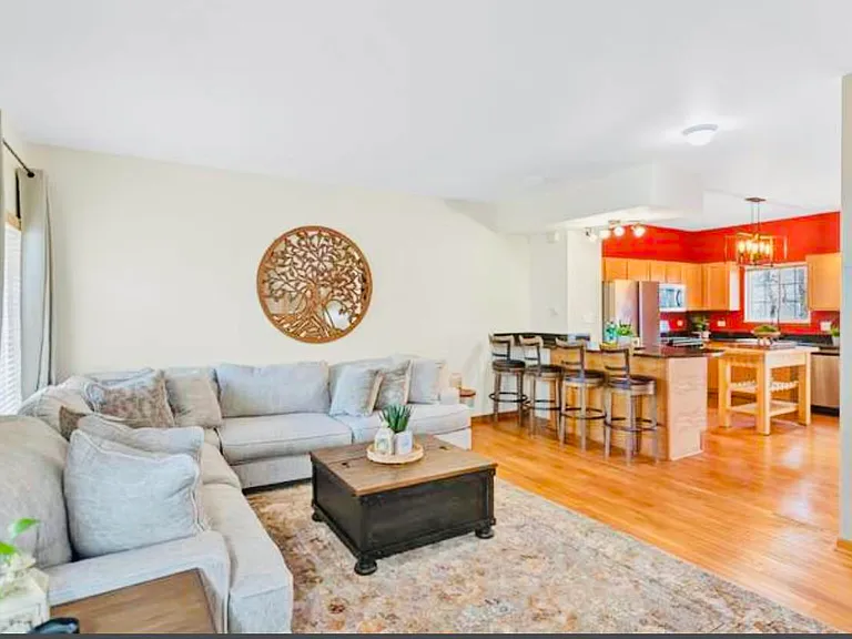 143 Monarch Dr — Photo 3