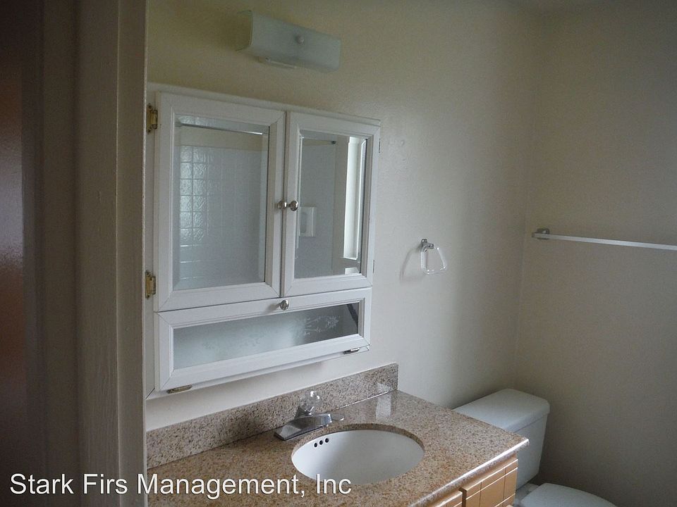 2nd image of 16836 SE Stark St APT 14