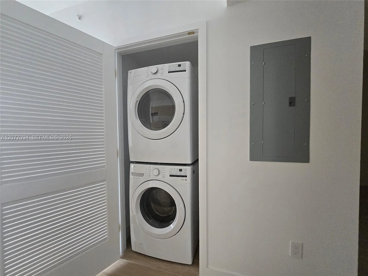 1 bed, 2.0 bath, $6,500 — Photo 3