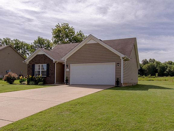 3rd image of 1101 Bluecreek Cir