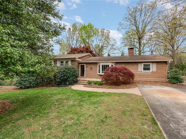 306 E Butler Ave, Liberty, NC 27298