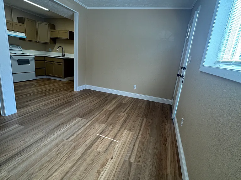 184 Westwood Dr #B — Photo 15