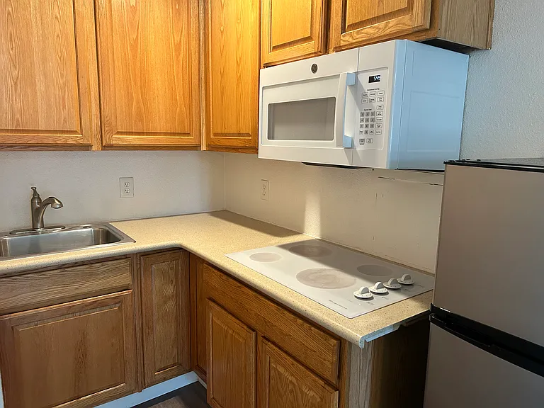 205 Grape St #2 — Photo 8