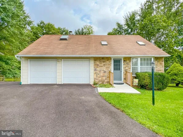 536 Spring Hill Dr, Harleysville, PA 19438