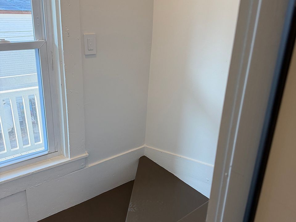 Steps going from 2nd floor to 3rd floor