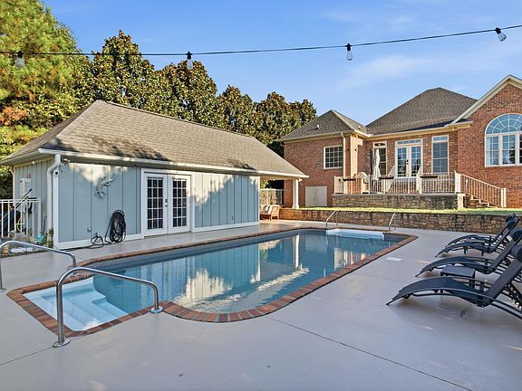 2nd image of 223 Tuscan Ridge Trl