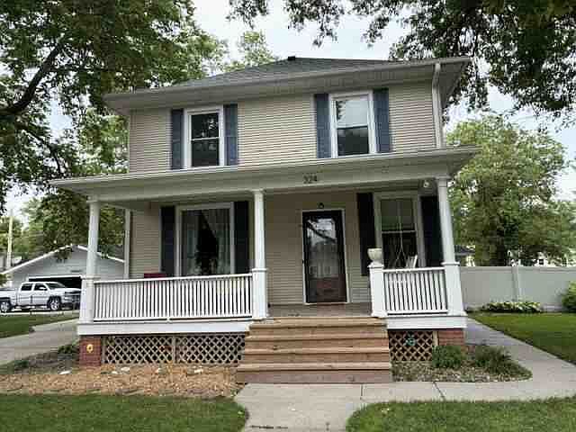 1st image of 324 E 12th St