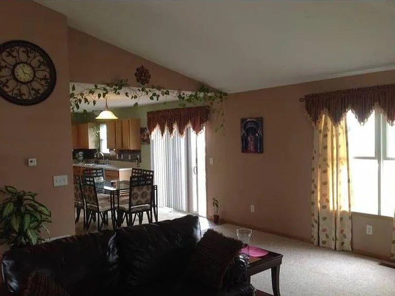 Living room connected via dinning area