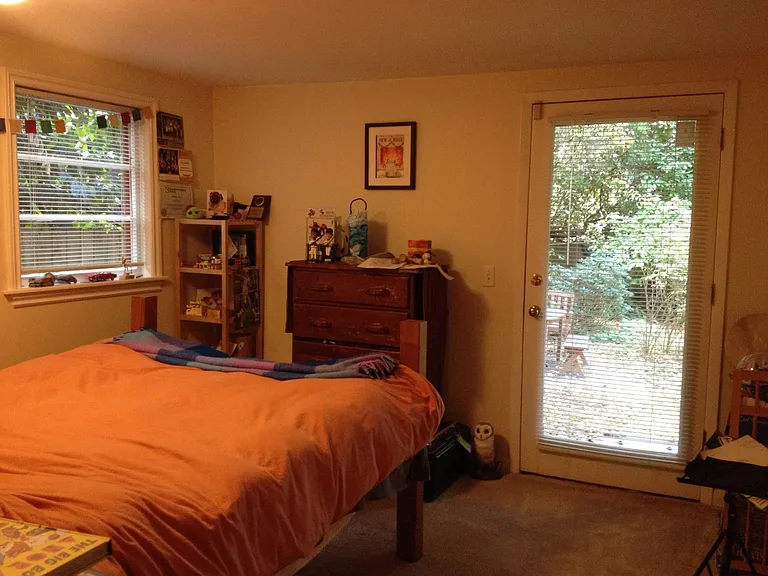 31st Ave NE — Photo 10