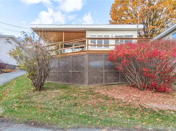 19474 Crestview Dr, Wellesley Island, NY 13640