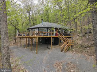 26 Magpie Pl, Berkeley Springs, WV 25411