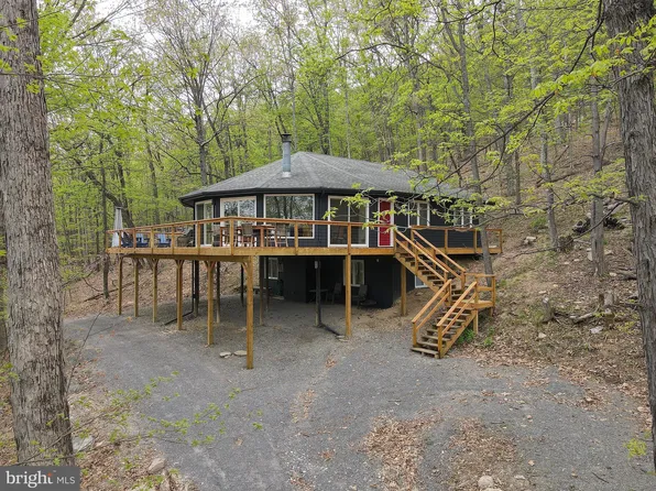 26 Magpie Pl, Berkeley Springs, WV 25411