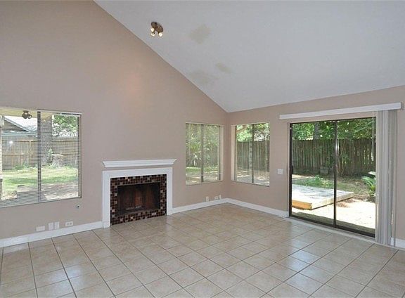 5th image of 8710 Pines Place Dr