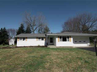 190 Longview Dr, Webster, NY 14580
