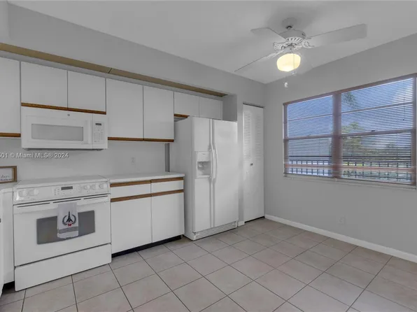 12600 SW 5th Ct APT 307L, Pembroke Pines, FL 33027