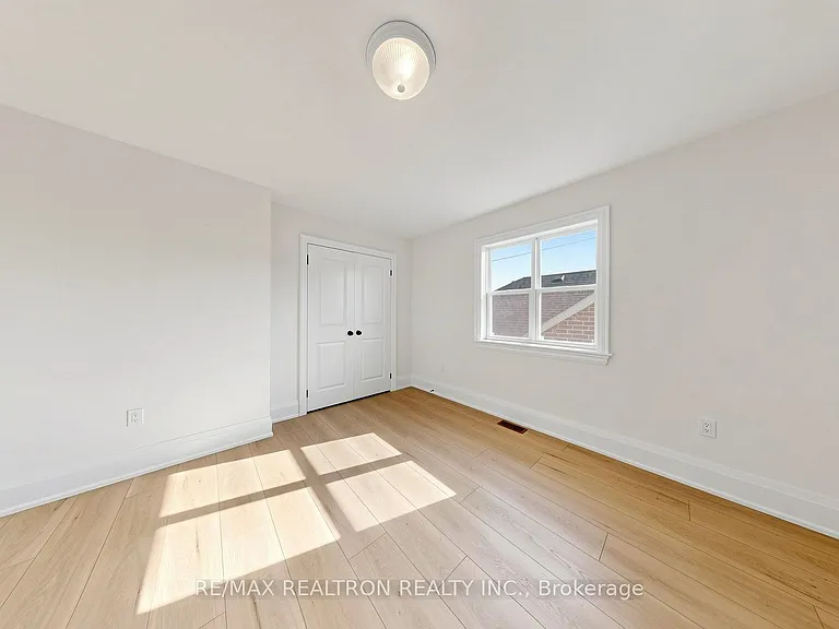 4 Braeburn St — Photo 36