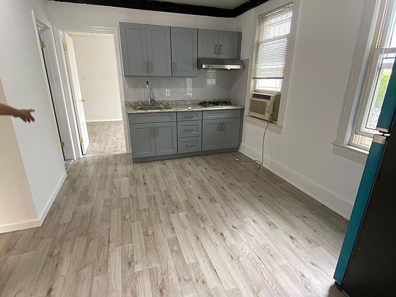 3rd image of 1918 150th St #1F