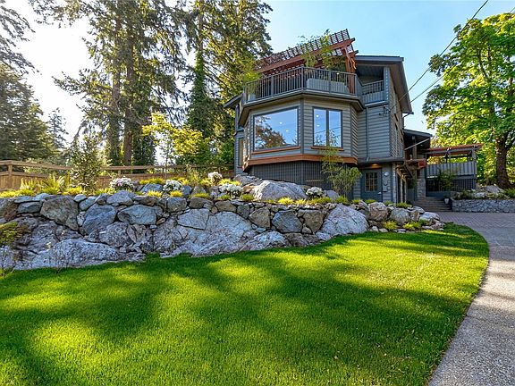 2nd image of 4906 Cordova Bay Rd