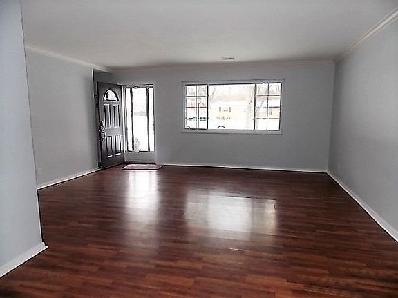 4th image of 205 Ireland Ave