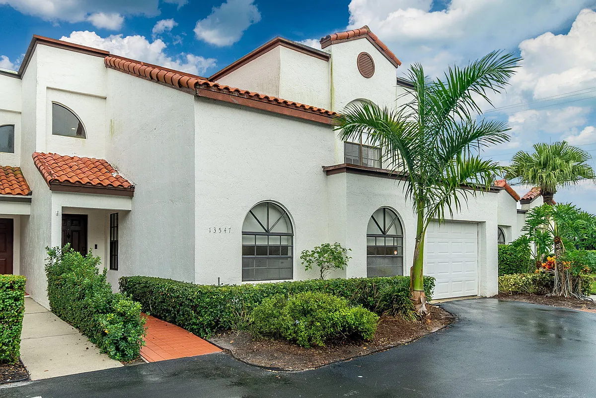 Building Photo - 13547 Fountain View Blvd