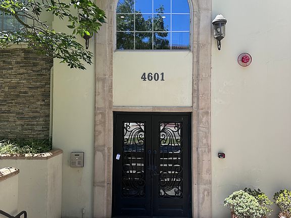 2nd image of 4601 Coldwater Canyon Ave Unit 305