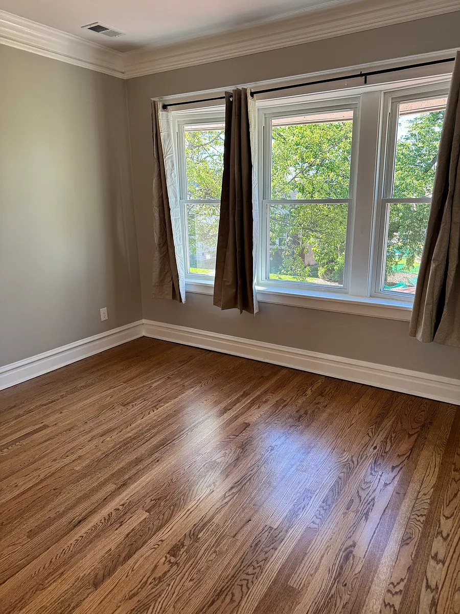 Building Photo - 4130 W Newport Ave #2