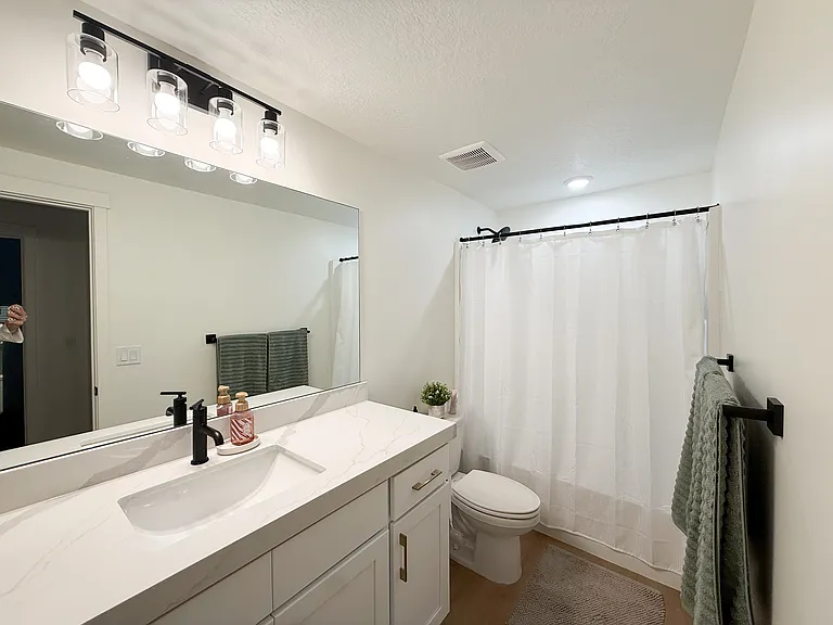 1802 W Drake Ln — Photo 26