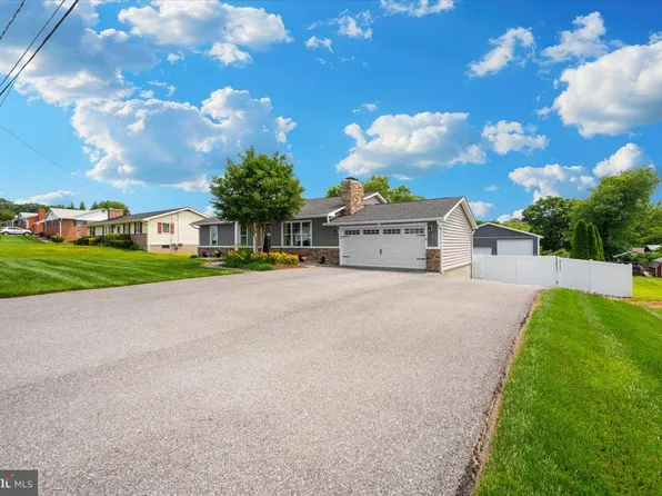 6421 Church St, Sykesville, MD 21784