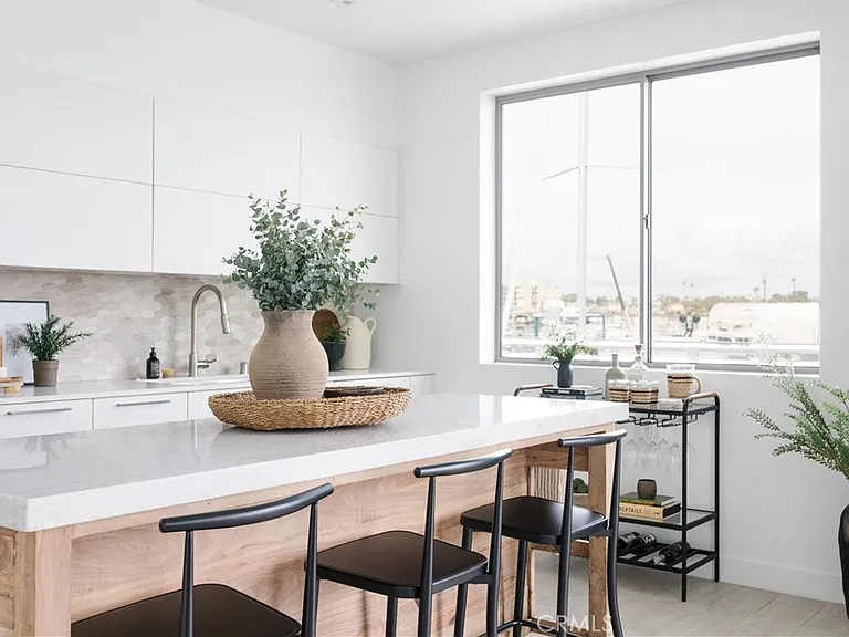 2230 Newport Blvd #301 — Photo 8