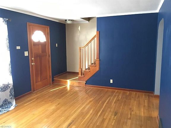 3rd image of 445 Fairview Ave