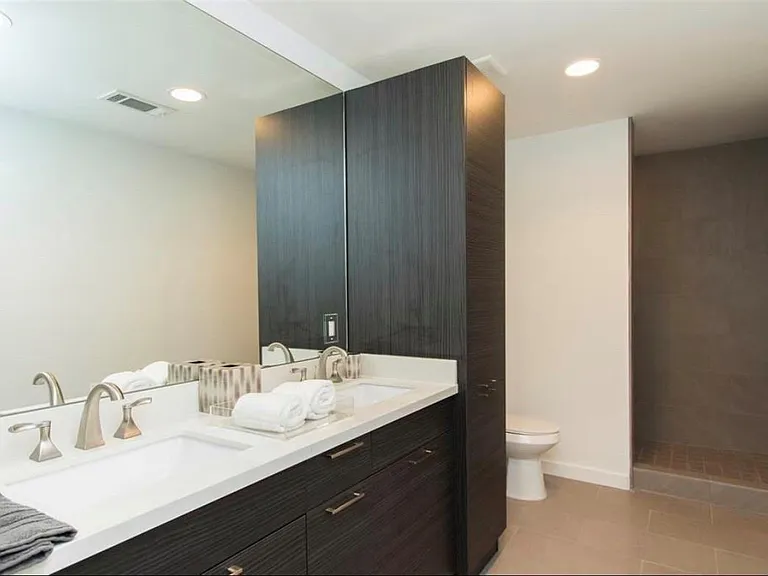 1410 Hyde Park Blvd #105 — Photo 21