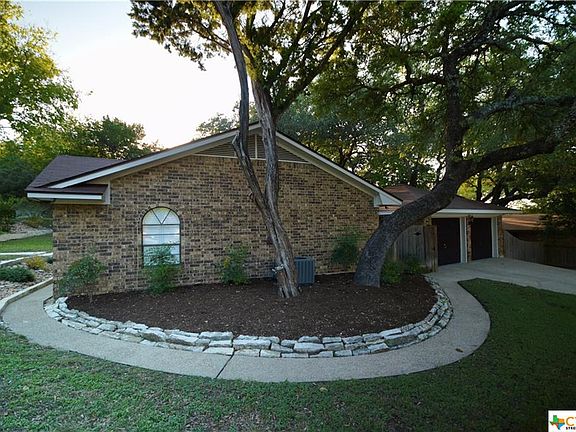 4th image of 900 Cliffside Dr