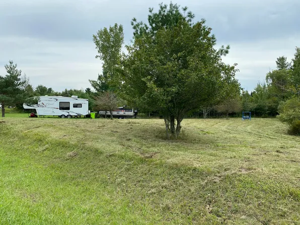 17 Colchester Way, Gladwin, MI 48624