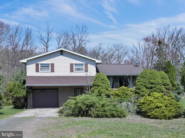 1183 Centre Tpke, Orwigsburg, PA 17961