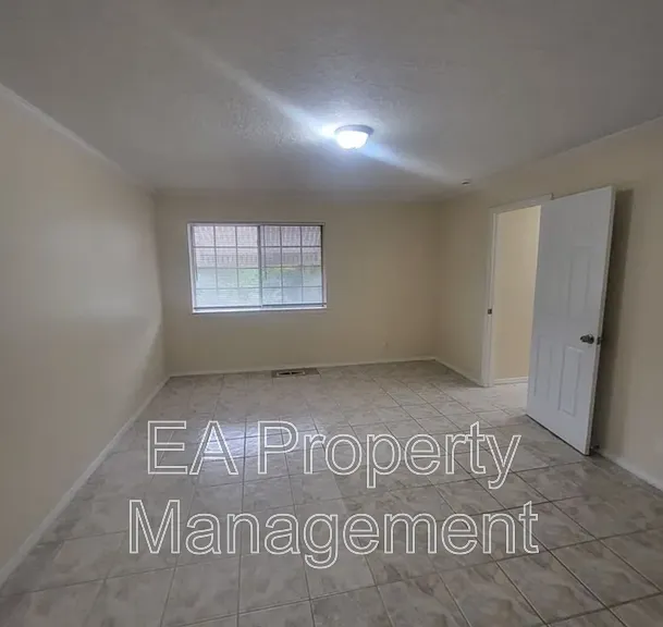 1220 Rosemont Ave NW — Photo 6