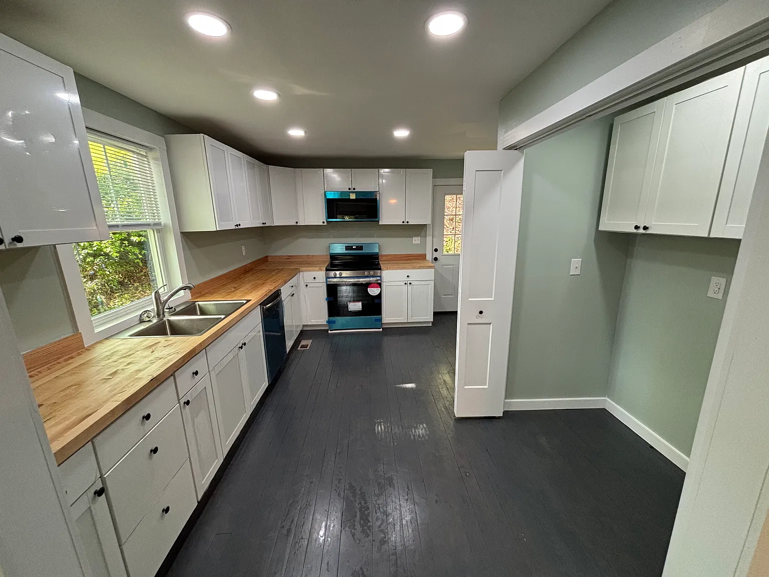 4 bed, 1700 sqft, $1,950 — Photo 2